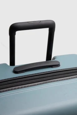 Icon Stripe 66cm Suitcase