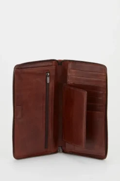 RFID Flyn Leather Travel Wallet