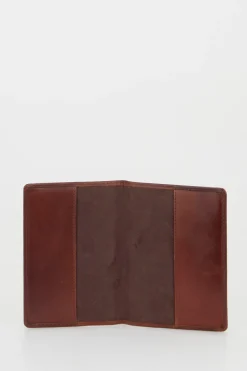 RFID Flyn Leather Travel Wallet